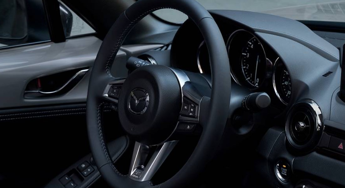 What is the interior of the 2024 Mazda MX-5 Miata like?