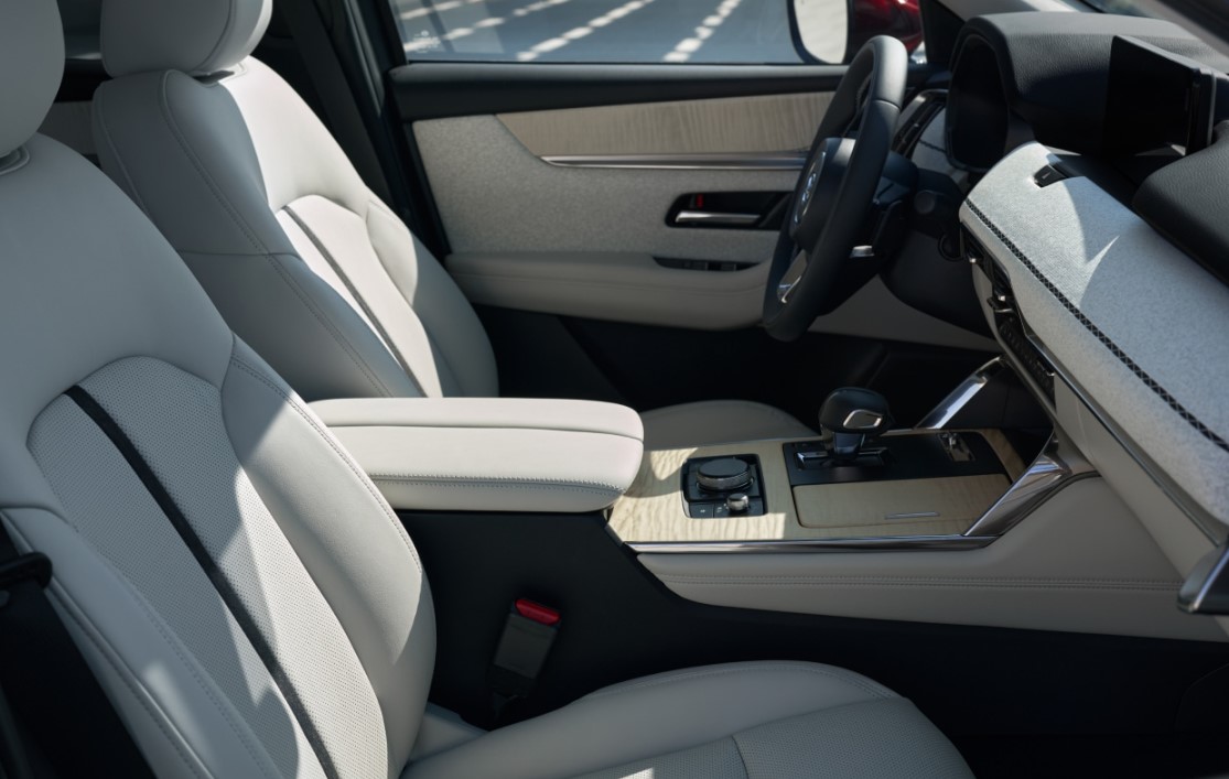 How the MAZDA CX-90 PHEV Compares to the Inline-6
